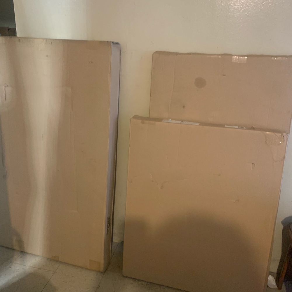 Brand new Aron crib set w/conversion kit